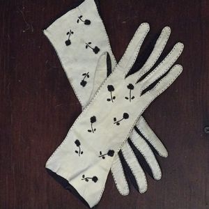 Ladies Kid Leather Gloves, Erendira, black roses!